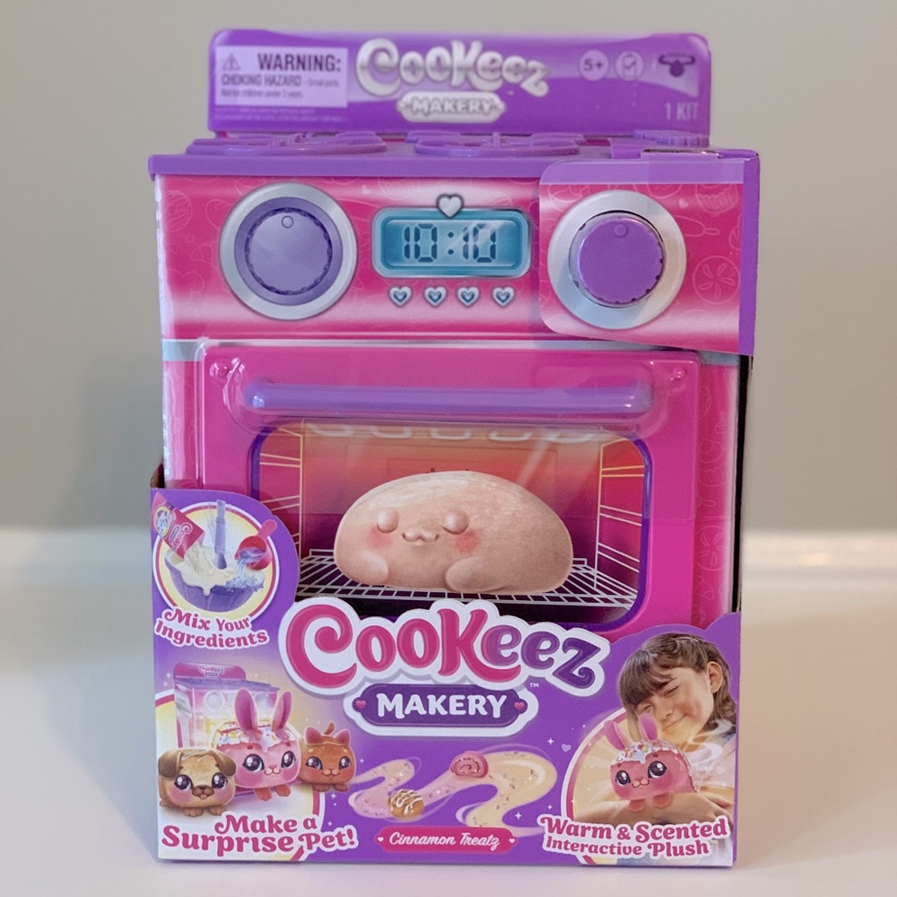 COOKEEZ Makery CINNAMON TREATZ Oven Mix & Bake SURPRISE Plush Pet